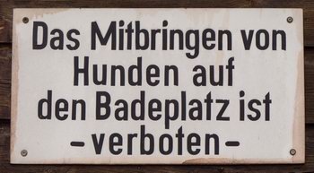 Attersee dog sign