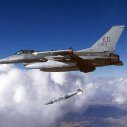 F16 dropping munitions